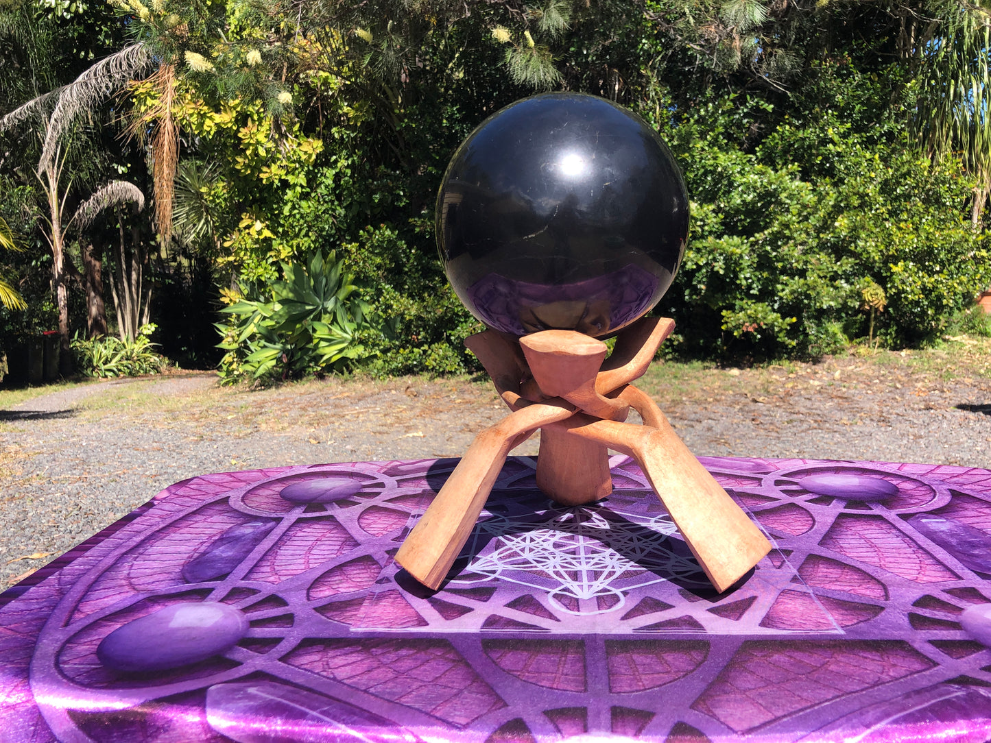 Xtra-large Polished Sphere (20m influence range) with stand