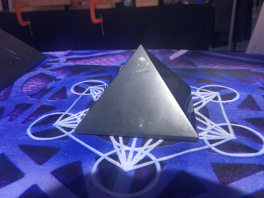 Large Polished Pyramid (5m influence range)